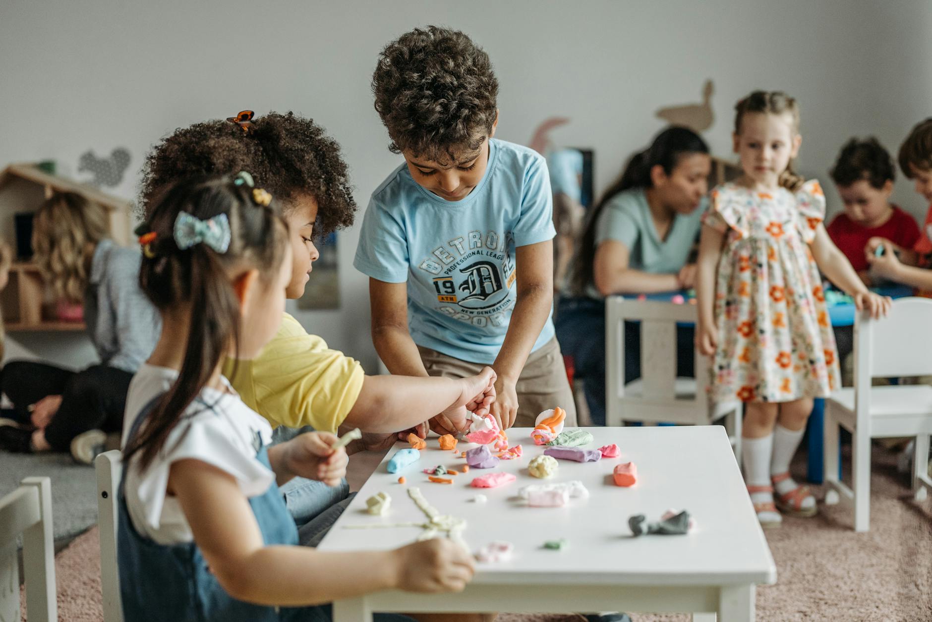 Kita-Anmeldung – Kinder spielen